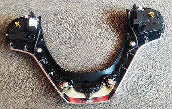 tlačítka a kryt volantu na BMW - 4