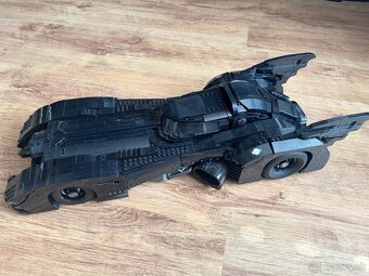 LEGO 1989 Batmobile - 76139 - 4