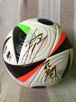 Adidas Fussballliebe EURO 2024 s podpismi futbalistov - 4