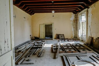 Renesančný kaštieľ z r. 1610 s parkom 119 488 m2 - 4