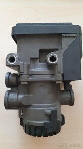 Modulátor EBS Knorr Bremse číslo K021204x00 - 4