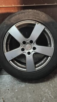 5x114,3 --- 215/60R17 - 4