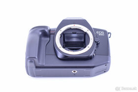 Canon EOS 650 + Canon EF Zoom 35-105mm - 4