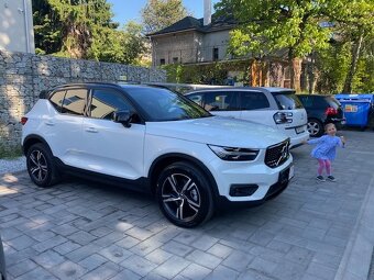 Predám Volvo XC40 T4 R-Design BEZNÍN MILD HYBRID - 4