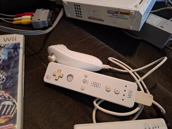 Nintendo wii jeden ovladac 2hry - 4