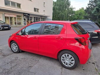 Toyota Yaris HYBRID Automat - 4