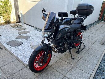 Yamaha MT07 - 4