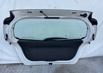 Toyota Yaris III 3 2011-2014 5. piate kufrové dvere kufor - 4