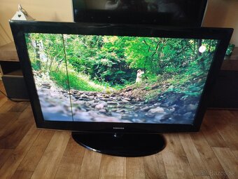 Televízor Samsung 40". 107cm - 4