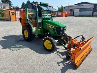 John Deere 2032R - 4
