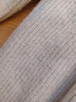 Svetrík s mašličkami S - 4