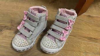 Dievčenské svietiace topánky veľ. 22 - 4