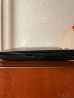 Lenovo ThinkPad P15 gen1 - 4