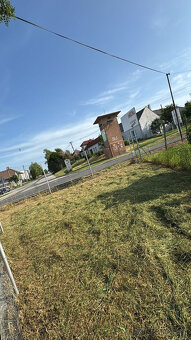 100m2 v centre obce Budmerice, oplotený pozemok - 4