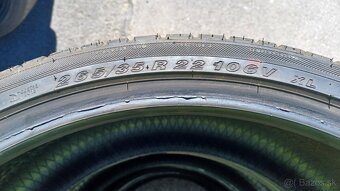265/35 r22 - 4