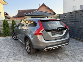 Volvo V60 2.0d 110kw D3 2017 Cross Country - 4