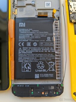 Poco M3 na náhradné diely - 4