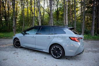 Toyota Corolla Combi 1.8 72kw+18kw (90kw) GR Hybrid - 4