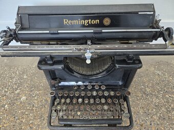 starožitný písací stroj REMINGTON - 4