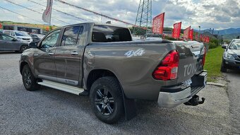 Toyota Hilux DC 2.8 I D-4D Active PLUS 4x4 A/T - 4