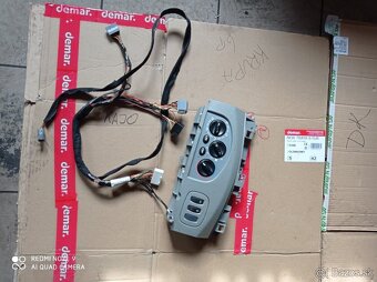 Rozpredám trafic vivaro 2010 2,5dti 107kw - 4