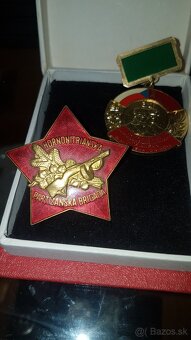 Odznak.vyznamenanie..stal. - 4