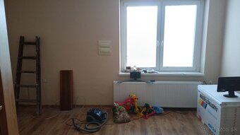 Predám starší rodinný dom v Starej Turej – ideálny na rekonš - 4