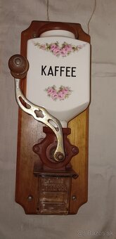 Starožitný mlýnek na kávu - 4