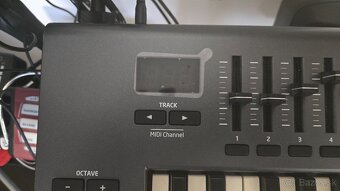 Novation Launchkey 61 - 4