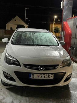 Predám Opel Astra J 1.6 81 kw r.v 2015 - 4
