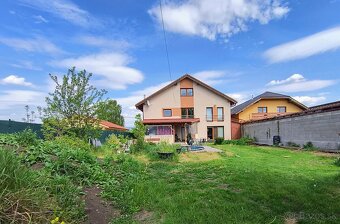 Dom s bazénom v centre - 4