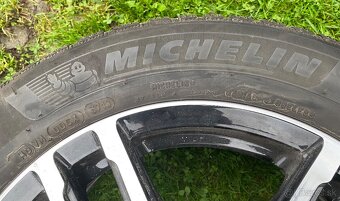 Predám sadu zimných pneumatík 5x108 215/55 R 16 - 4