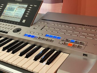 Yamaha Tyros 4 - 4