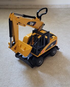 Kolesovy bager Bruder CAT Caterpillar - 4