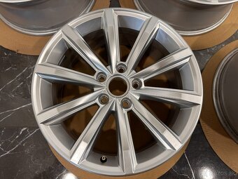 original Vw Passat B8 r17 5x112 London 3G0601025D - 4