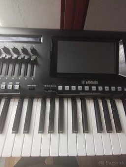 Yamaha genos - 4
