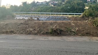 Slnečný pozemok 50m od Šíravy - 4
