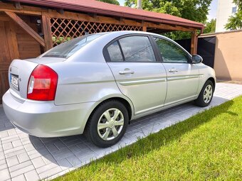 Hyundai ACCENT - 4