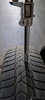 Predám 2ks zimných pneu 205/60 R17 - 4