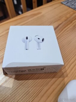 Apple AirPods 4 - 4