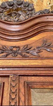 Historický príborník v rustikálnom štýle - 4