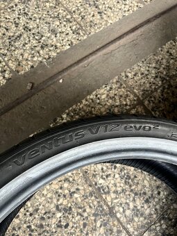 225/35 R19 - 4