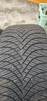 Celorocne pneu 245/40r19 - 4