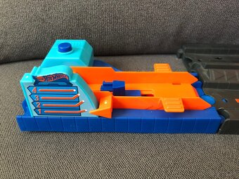 Hot Wheels City Deluxe Set GBF95 - 4