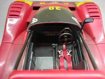 FERRARI 333 SP MOMO HOTWHEELS 1:18 - 4