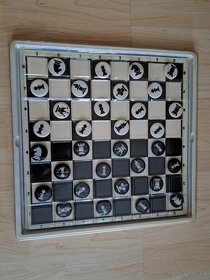 Retro spoločenská hra šachy, dáma a detský xylofon - 4