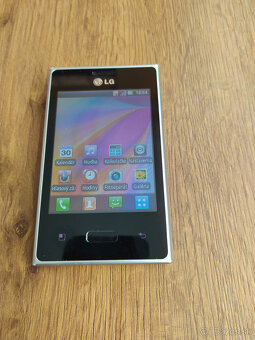 Mobilný telefón LG - 4