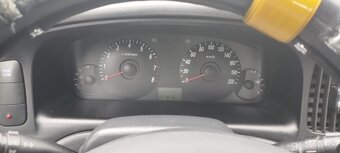 Hyundai Elantra 1.6 - 4
