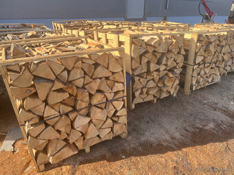 NA PREDAJ NASTIEPANE BUKOVE PALIVOVE DREVO - 4