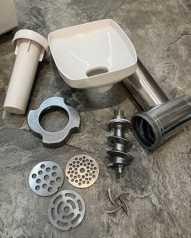 Sencor SMG 4382 mlynček na mäso, strúhač, odšťavo - 4